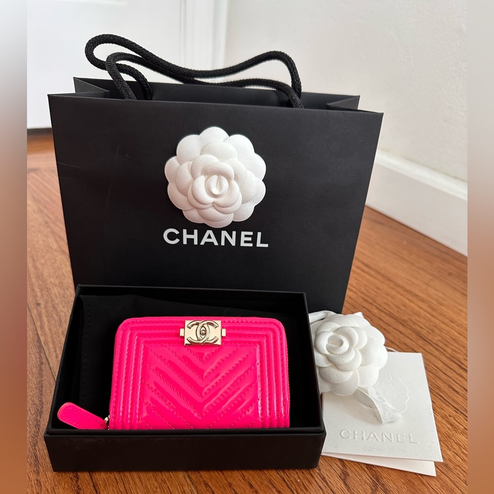 BNIB Chanel Zipped Card Holder